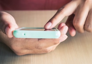 لطفا این برنامه ها را همین الان از روی گوشی موبایلتان حذف کنید