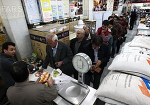 توزیع سبد کالا به 2500 خانوار تحت حمایت در چادگان