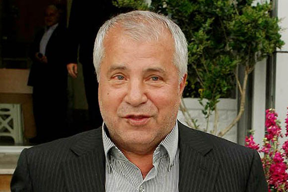 علی پروین: عیدی نفری 500 هزار تومان میدم/ هر چی بدبختی می کشیم از موبایلِ/ دونالد ترامپ، طفلی دیوونه است باید بستری بشه