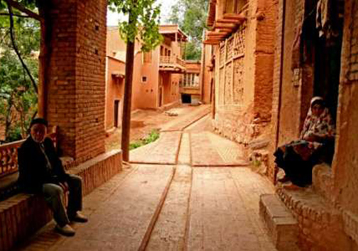 ابیانه کهن دیار تاریخی ایران با حفظ فرهنگ و سنن اصیل آن