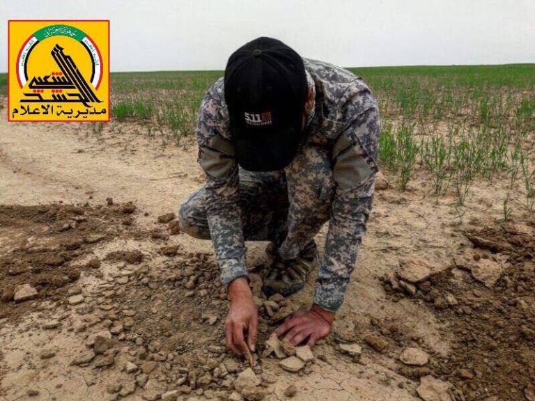 استقبال رزمندگان حشدالشعبی از آوارگان عراقی در &laquo;الحضر&raquo;/ برجسته&zwnj;ترین حامی ابوبکرالبغدادی در حمرین به&zwnj;هلاکت رسید + تصاویر