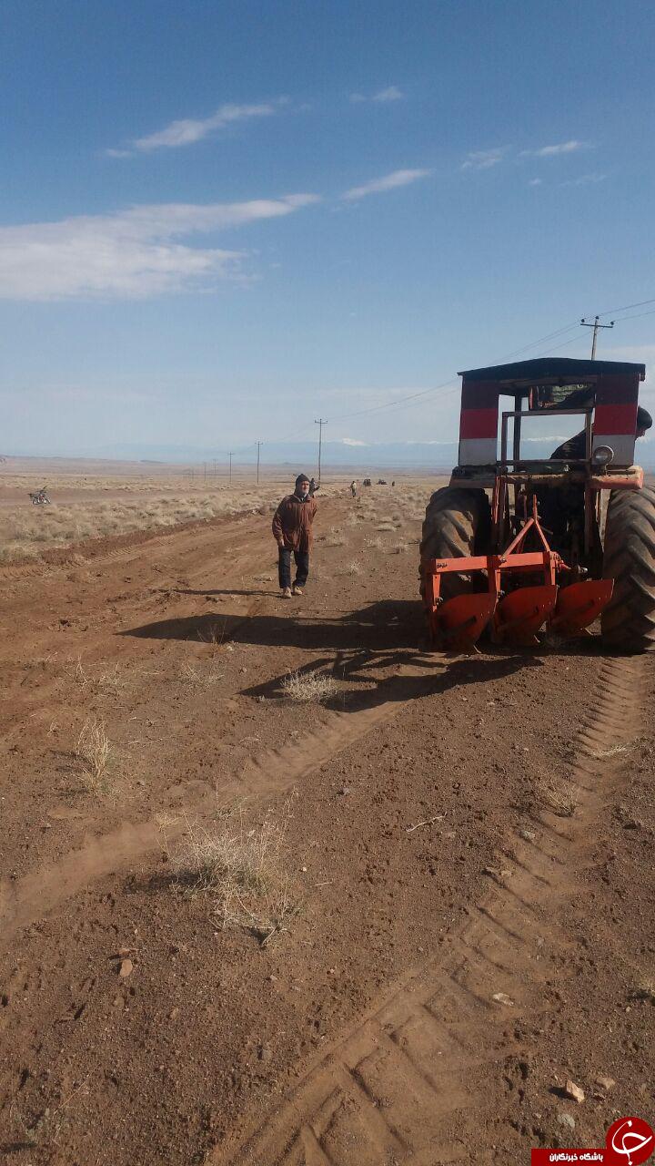 تلاش اهالی روستا برای ساخت جاده + تصاویر