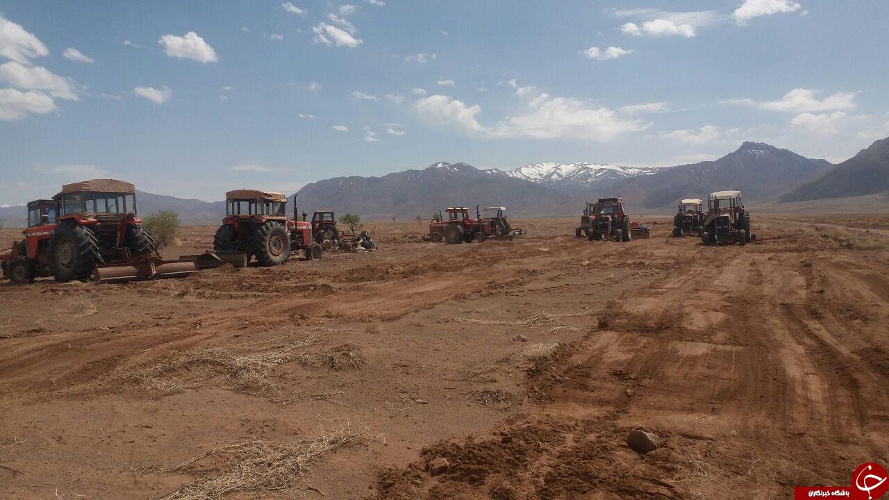 تلاش اهالی روستا برای ساخت جاده + تصاویر