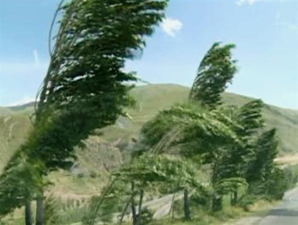 وزش تندباد در همدان