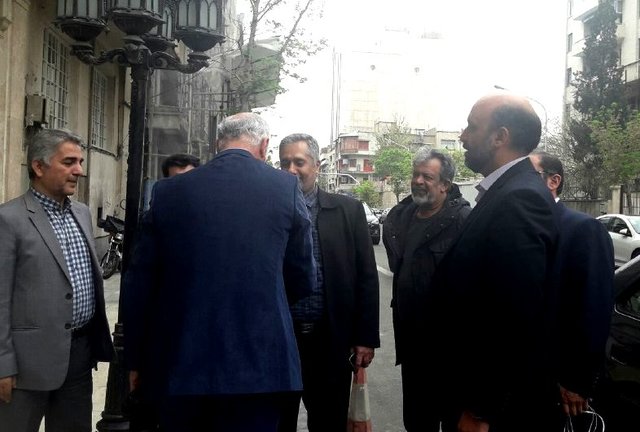بازدید مدیر شبکه پنج سیما از پشت صحنه افسر نمونه/ سریالی که به حواشی ورزش می&zwnj;پردازد