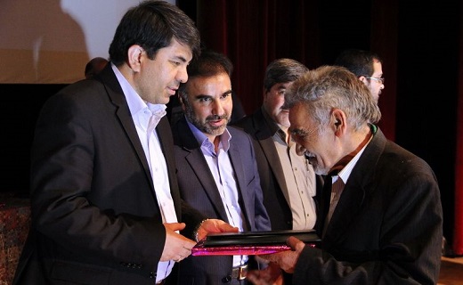 تجلیل از پدران شهدای استان+ تصاویر