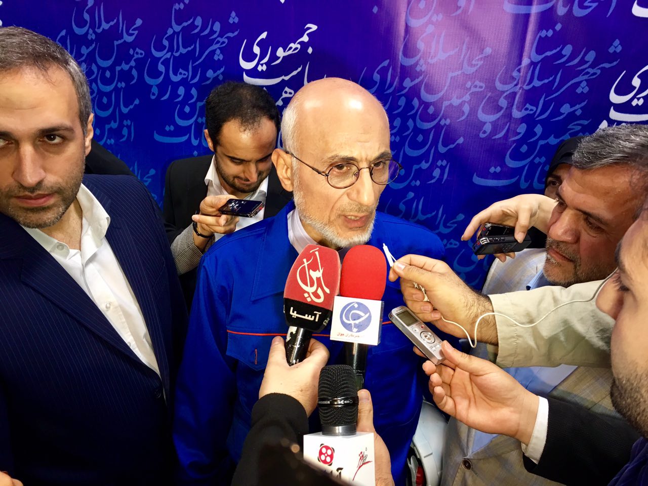 میرسلیم: به دنبال تغيير اساسی در دو گرفتاری بزرگ و فعلی كشور هستم میرسلیم: به دنبال تغيير اساسی در دو گرفتاری بزرگ و فعلی كشور هستم