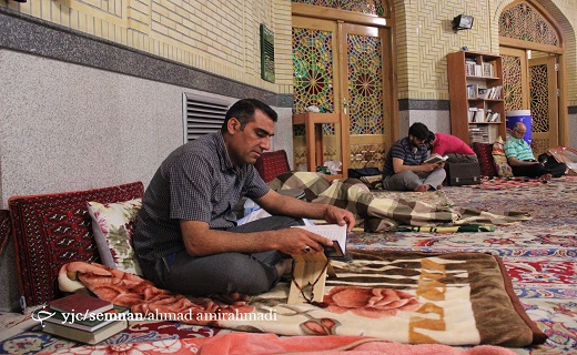 آغاز آیین معنوی اعتکاف در مساجد سمنان - گزارش تصویری