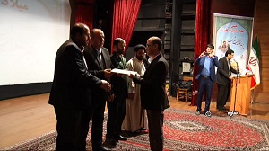 تجلیل از شاخصان هنر انقلاب و دفاع مقدس