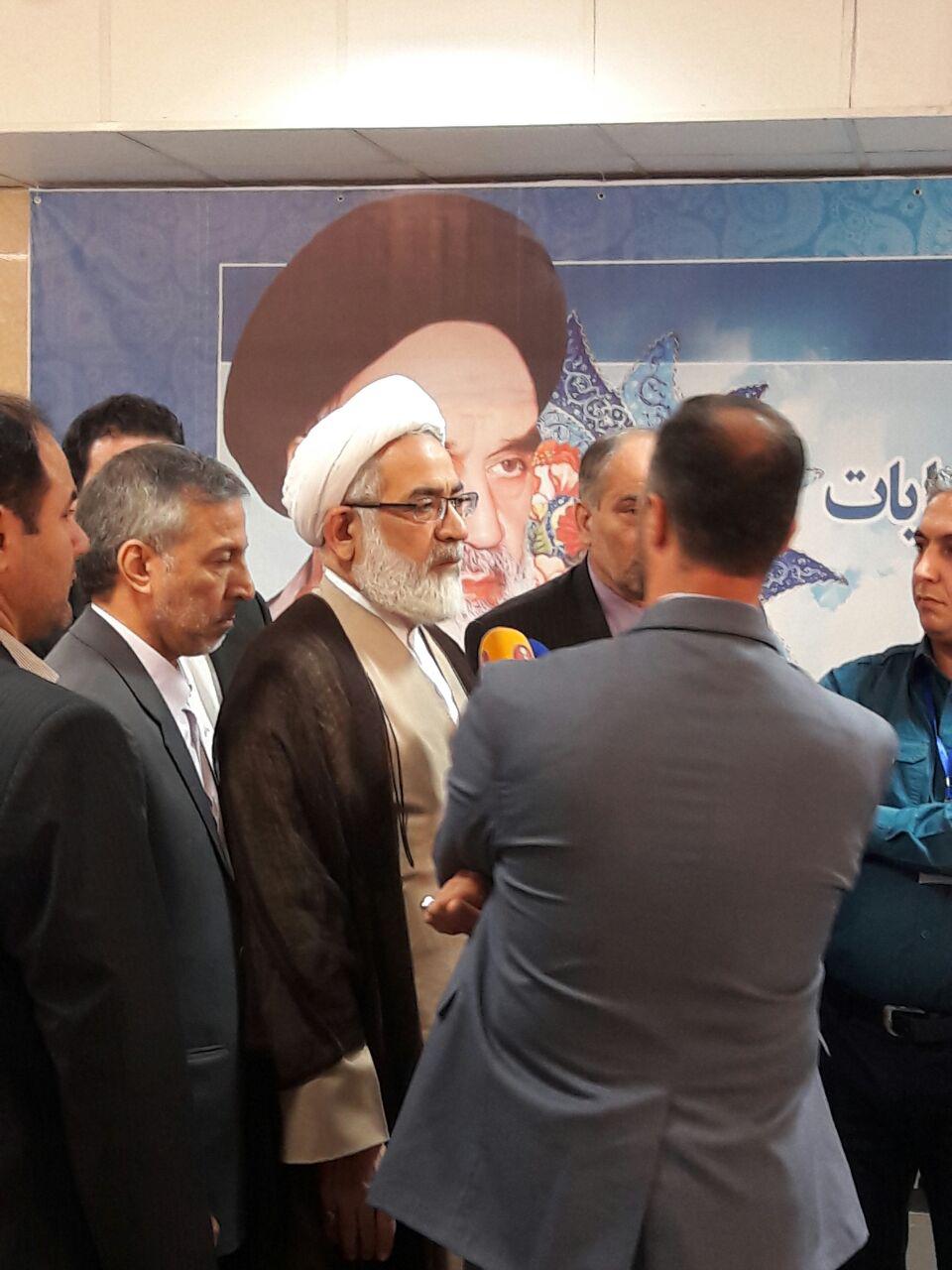 دومین روز ثبت نام داوطلبان انتخابات ریاست جمهوری آغاز شد/تاکنون؛ثبت نام 160 نامزد/حضور احمدی نژاد در وزارت کشور