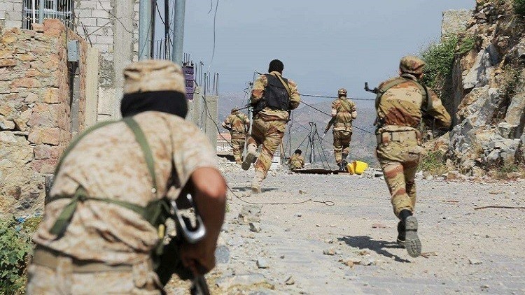 پرتاب موشک "صمود" به پایگاه سعودی‌ها در جیزان/ تشدید درگیری‌های خیابانی در شهر تعز