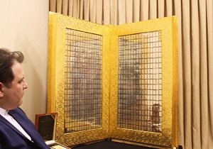 پاسخ دفتر آیت الله مکارم شیرازی درباره هزینه‌ کتابت قرآن مطلّا