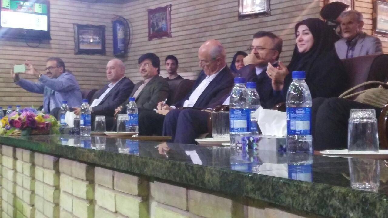 حضور معاونان وزیر ورزش و نماینده فدراسیون جهانی در سالن آزادی