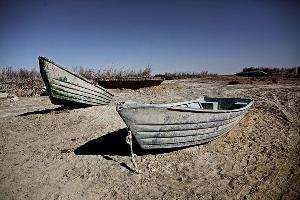 ریزگردهای نمکی در انتظار پرواز در آسمان خوزستان