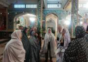 زیارت گردشگران خارجی از آستان مقدس امامزاده عبدالرحمن (ع)