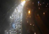 ترافیک سنگین در آزاد راه تهران _ کرج در پی آتش سوزی گسترده انبار کالا
