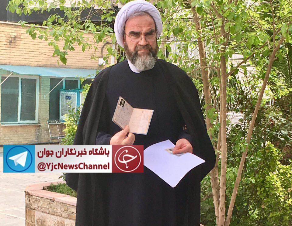 رقیب روحانی نیستم/ تمرد از نظر مقام معظم رهبری بهترین سند برای رد صلاحیت احمدی نژاد و بقایی است