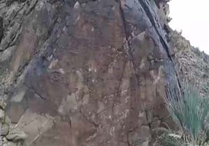 نابودی سنگ‌نگاره تاریخی در مورتان + فیلم