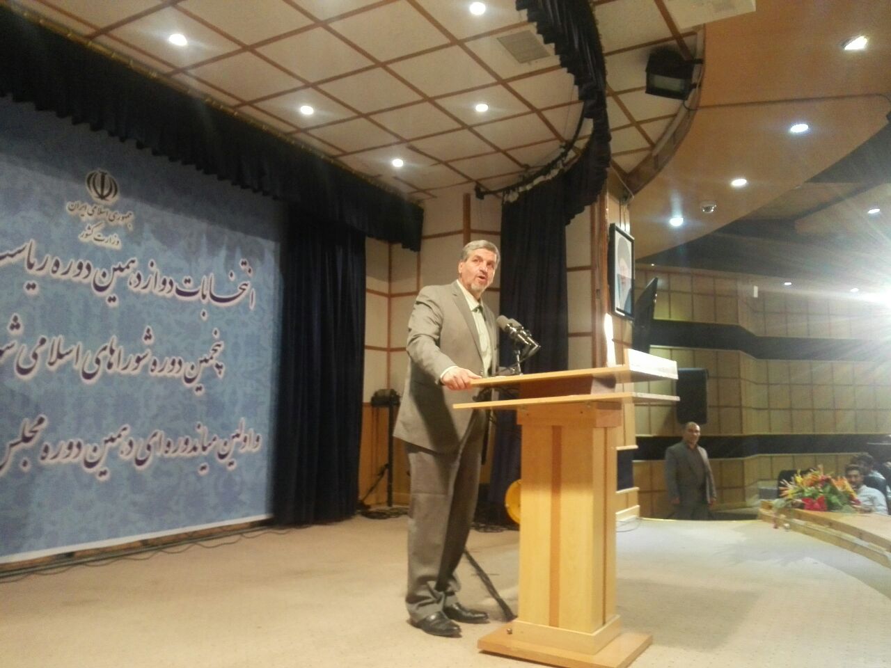 انگیزه ام برای حضور در انتخابات ریاست جمهوری با حضور احمدی نژاد بیشتر شد