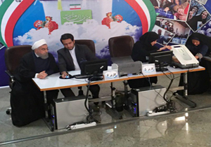 لحظه ثبت نام روحانی در انتخابات ریاست جمهوری دوازدهم + فیلم