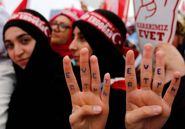 موافقان و مخالفان اردوغان برای اصلاح قانون اساسی چه کسانی هستند؟
