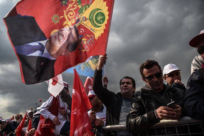 موافقان و مخالفان اردوغان برای اصلاح قانون اساسی چه کسانی هستند؟