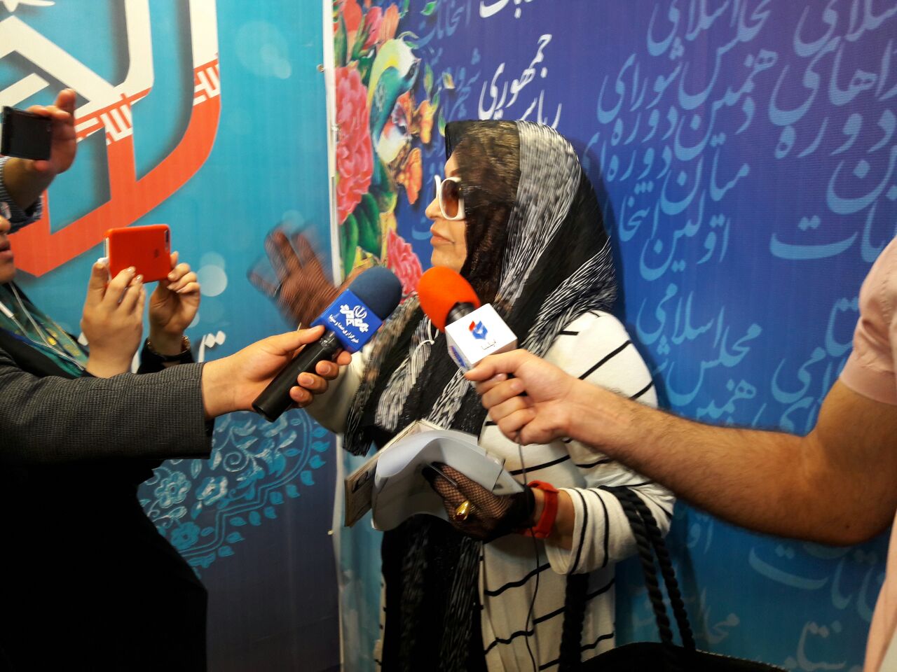 نامزدی که با وعده پخت و پز آقایان پا به انتخابات گذاشت/ دوست دارم امضای ترامپ را جعل کنم