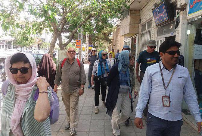 بازدید گردشگران ایتالیایی از آثار تاریخی گناباد