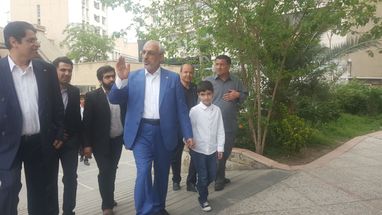 محمدمهدی زاهدی در انتخابات ریاست جمهوری ثبت نام کرد