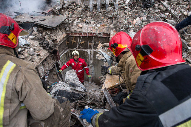 آتش&zwnj;&zwj;&zwj;&zwnj;نشانانی که قرار را بر فرار ترجیح می&zwnj;دهند