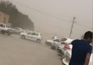 گرد و خاک آسمان اهواز را فرا گرفت + فیلم