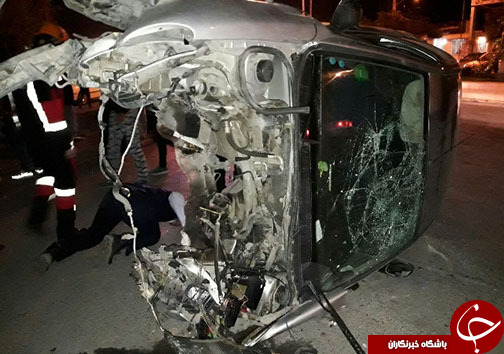 برخورد شديد خودروی ۲۰۶ با درخت در بلوار دريا