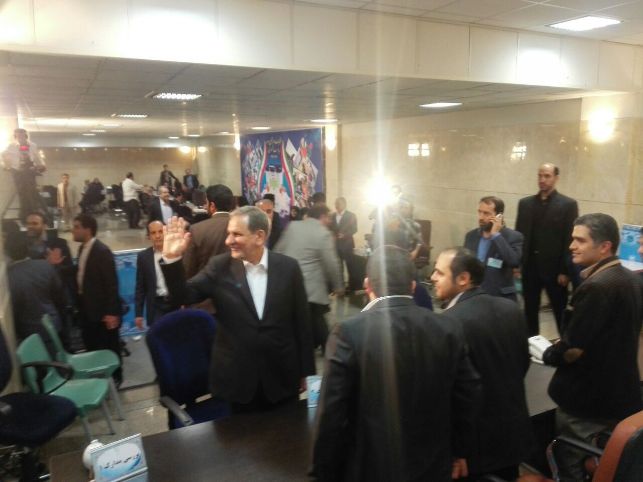 اسحاق جهانگیری برای ثبت نام در انتخابات ریاست جمهوری وارد وزارت کشور شد