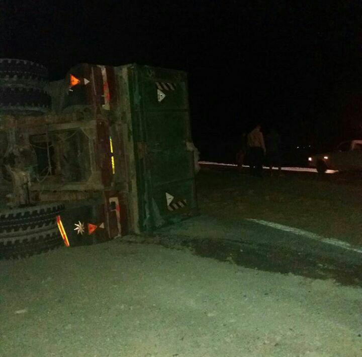 جاده کهنوج_جیرفت برای دقایقی مسدود شد