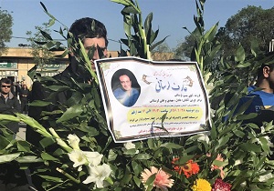 آغاز مراسم تششیع پیکر مرحوم عارف لرستانی در کرمانشاه