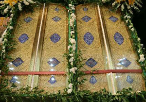 ارسال درهای ساخته شده برای حرم امامین عسکریین (ع) ازاصفهان