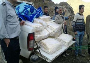 مواد غذایی بین سیل زدگان میاندوآبی توزیع شد