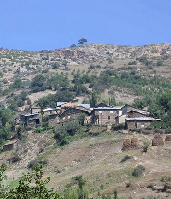 اشکور روستایی تاریخی و خوش آب وهوا در شهربابک