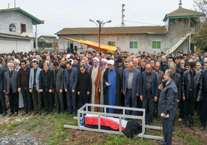 تشییع پیکر مادر شهید حسین قاسمی درآمل