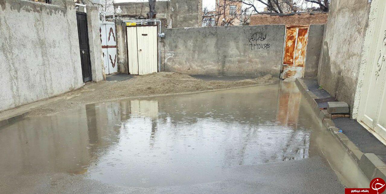 کوچه&zwnj;ای که با بارش باران دریاچه می&zwnj;شود + تصاویر