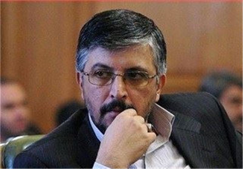 برای شرکت در انتخابات با احمدی&zwnj;نژاد مشورت نکرده&zwnj;ام