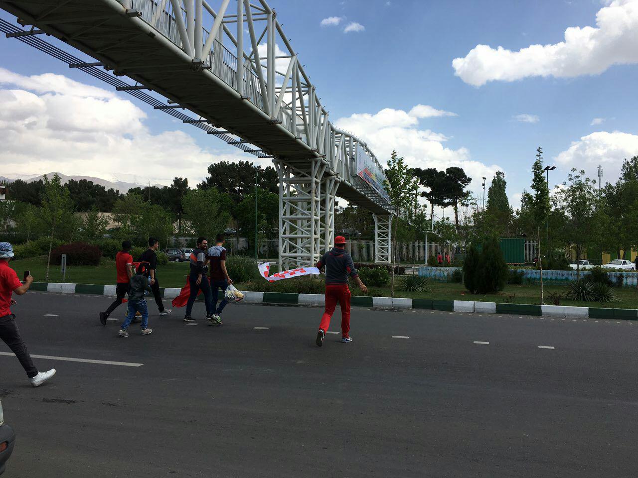 درب های آزادی به روی هواداران پرسپولیس باز شد/ بلیت های الکترونیکی فروخته شد
