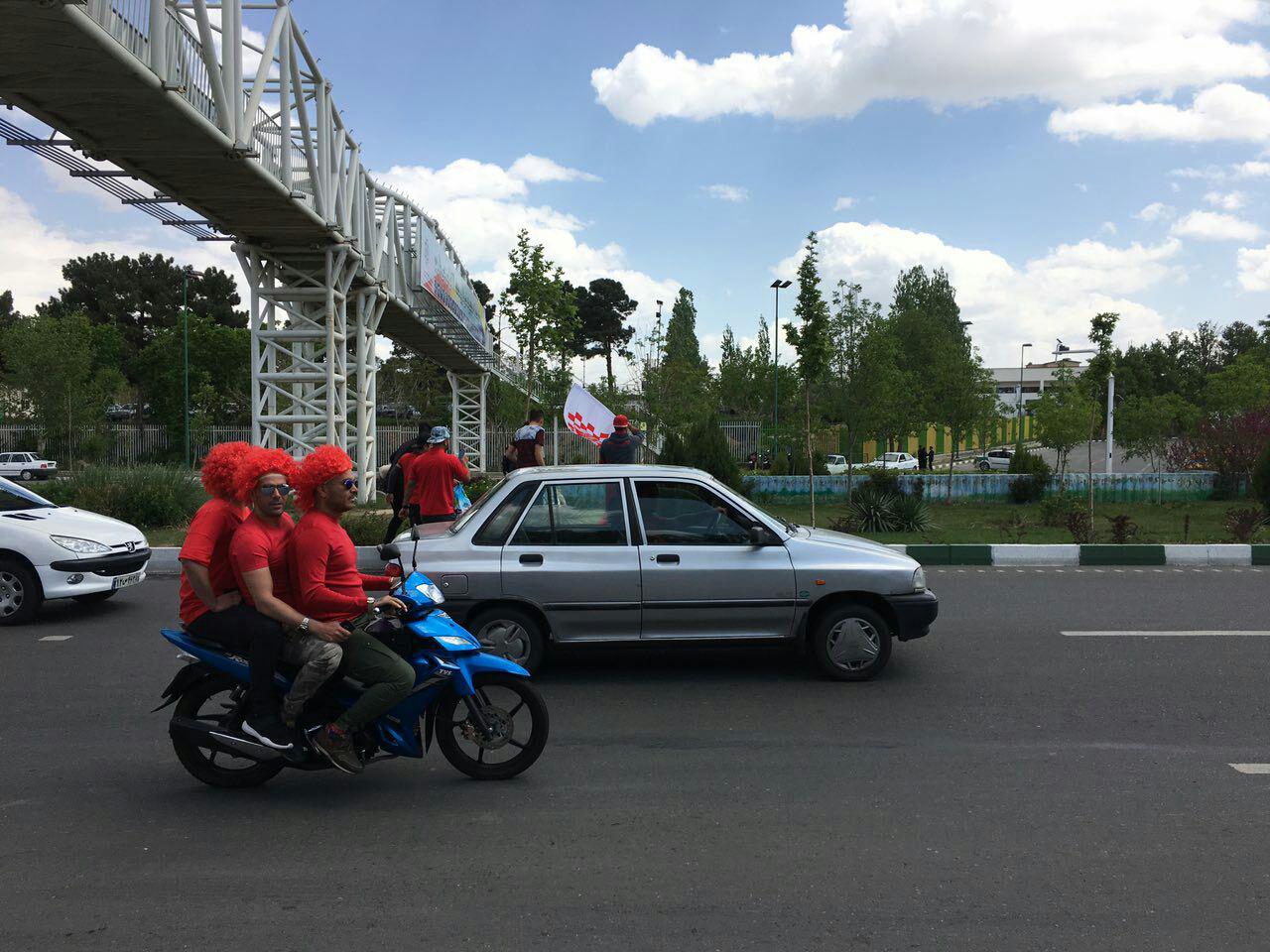 درب های آزادی به روی هواداران پرسپولیس باز شد/ بلیت های الکترونیکی فروخته شد