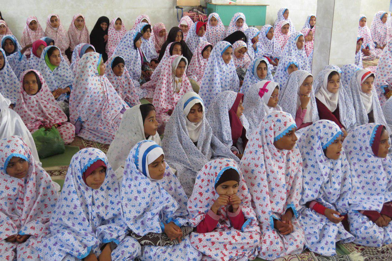 جشن تکلیف ۲۰۰ دانش آموز دختر عشایری ریگان