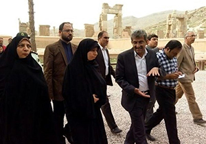 بازدید معاون رئیس‌جمهوری از مجموعه جهانی تخت جمشید