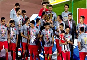 دور افتخار بازیکنان پرسپولیس بعد از قهرمانی در لیگ برتر + فیلم