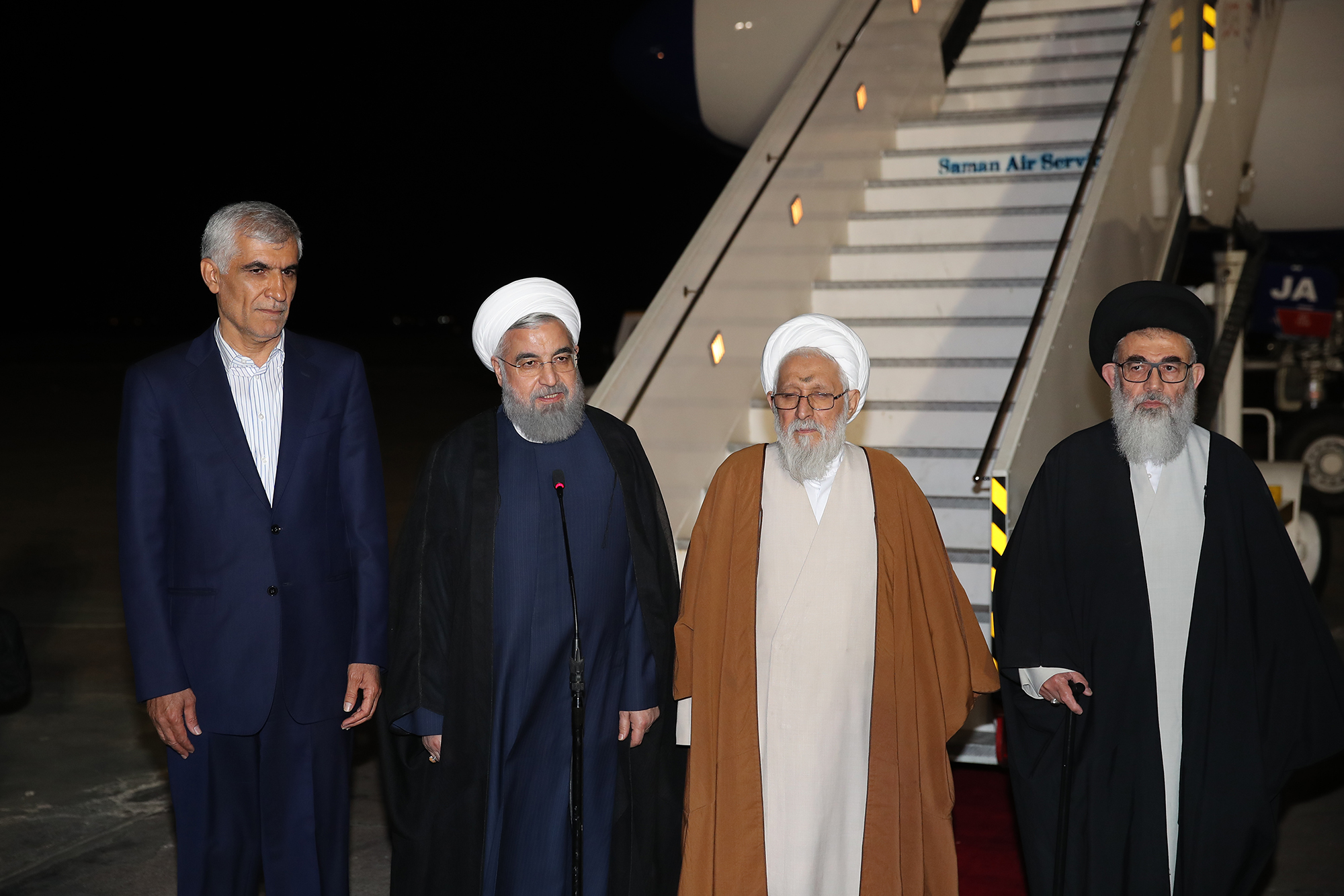 روحانی وارد شیراز شد