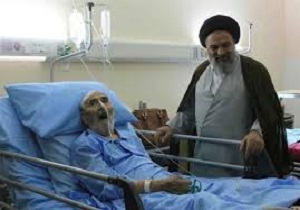 عیادت نماینده ولی فقیه در کردستان از امام جمعه سابق سقز