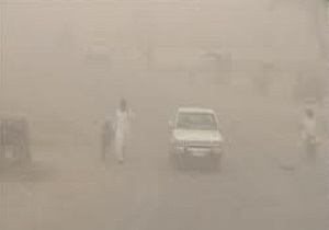 طوفان شن محور زاهدان - فهرج را مسدود کرد