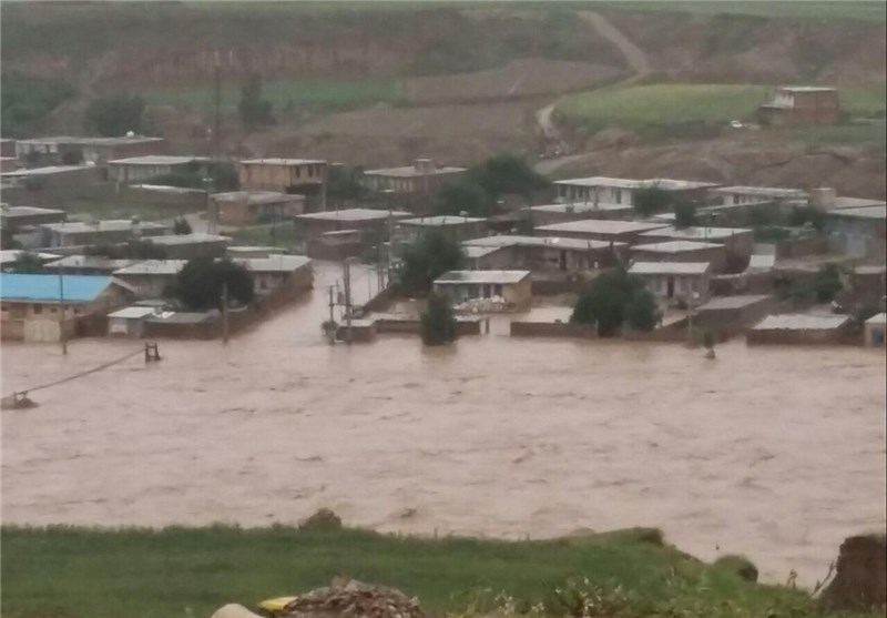 بازگشایی راه سه روستای خسارت دیده از سیل در مراغه